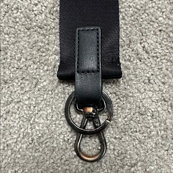 Lululemon Never Lost Black Keychain - Picture 4 of 4